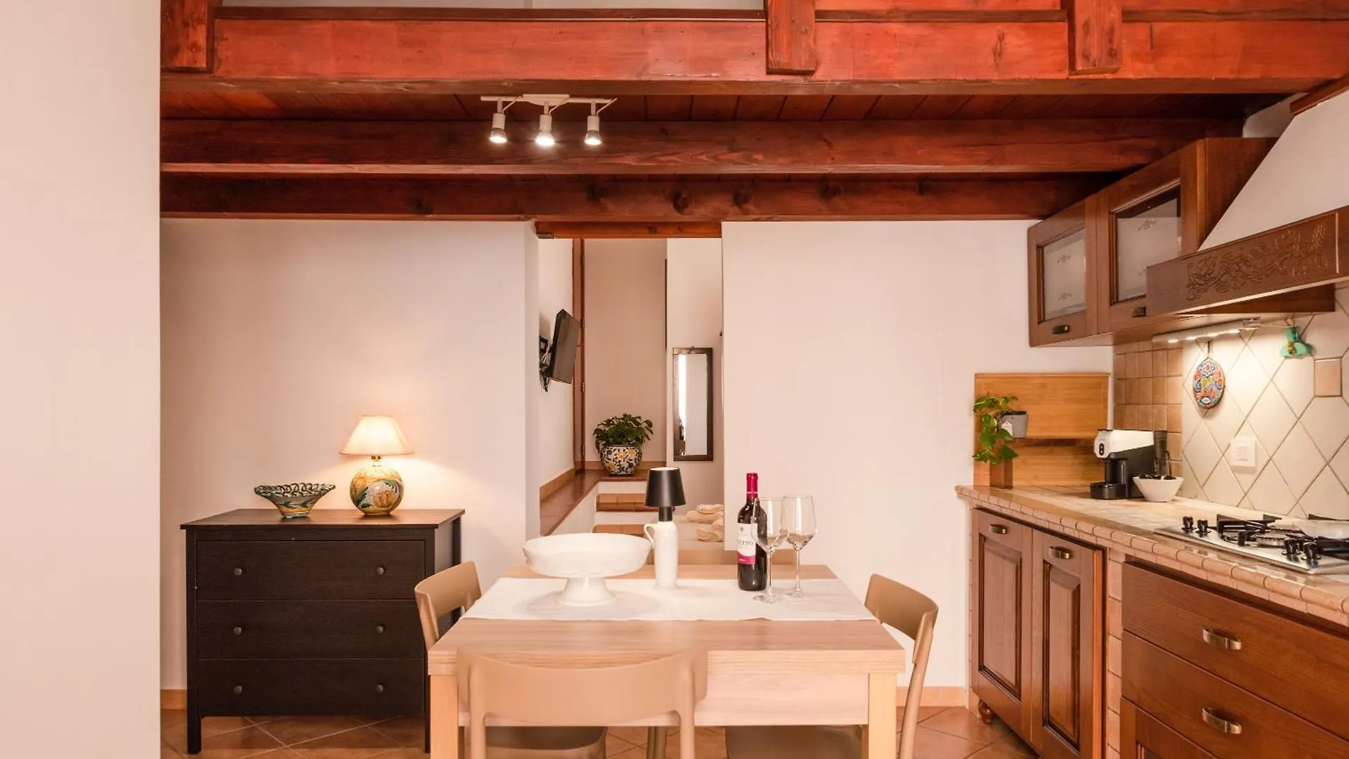 Cantina Rustica Montallegro 0*,